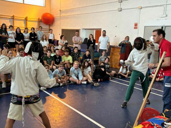 Los olímpicos García y Ribera forman en “valores” en el Colegio Muixara