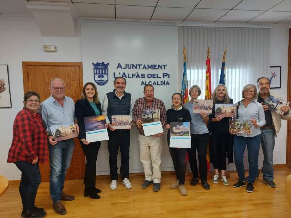 Salen a la venta los calendarios solidarios de la Asociación Voluntariado Social de l’Alfàs del Pi  