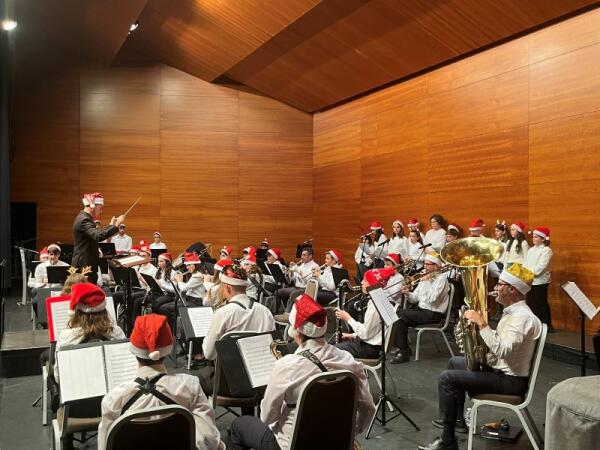 La Banda Jove y el Coro Infantil protagonizaron el “Concert de Nadal”
