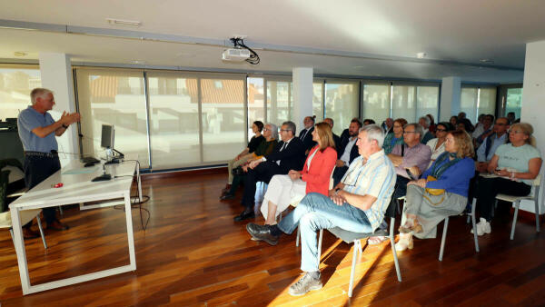 Una conferencia de Francesc Xavier Llorca Ibi inicia en Benidorm las actividades de la XXXIV Trobada d’Escoles en Valencià 