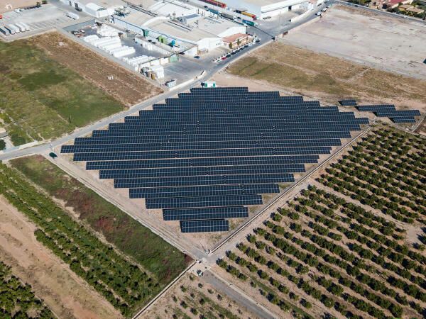 Kartogroup Spain instala un huerto de autoconsumo de 1,7 MWp con Cubierta Solar  