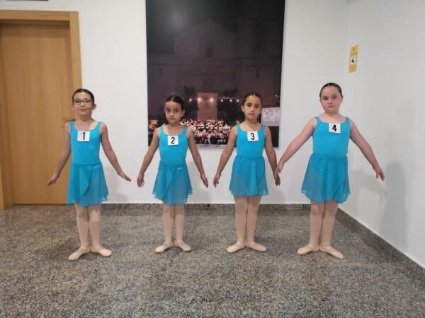 50 alumnas se examinan de la Royal Academy of Dance en La Nucía