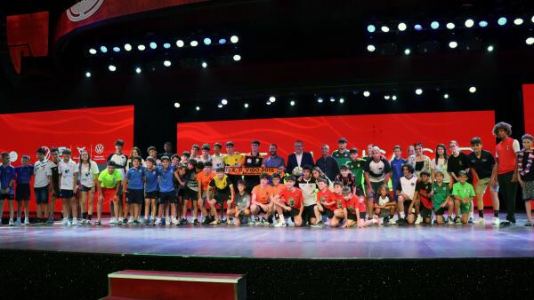 El Torneo FutSal de la Costa Blanca Cup reúne en Benidorm a 700 jóvenes deportistas de cuatro países
