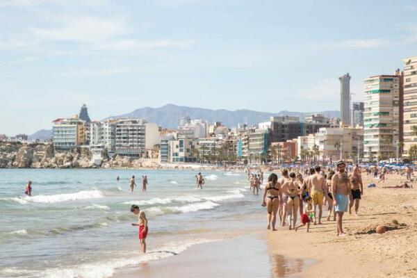 Los turistas siguen 'votando' por los destinos de la Comunidad Valenciana y disparan la ocupación hotelera. 