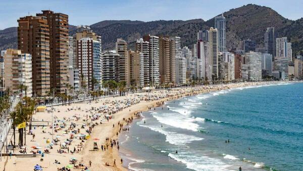 Visit Benidorm impulsa un centenar de acciones promocionales en 23 países durante los primeros meses de 2024  