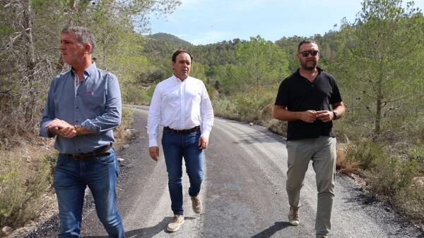 NUEVAS ACTUACIONES EN PARTIDAS RURALES DE FINESTRAT CON LA RENOVACIÓN DEL ASFALTADO EN EL CAMÍ DE LA PATÀ  