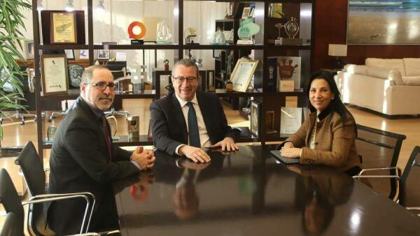 El alcalde recibe a la nueva directiva de Aptur, con la nueva presidenta, Silvia Blasco, a la cabeza 