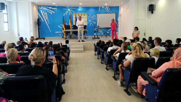 Benidorm reconoce su esfuerzo a los 77 niños que han participado este verano en el Programa de Apoyo Educativo