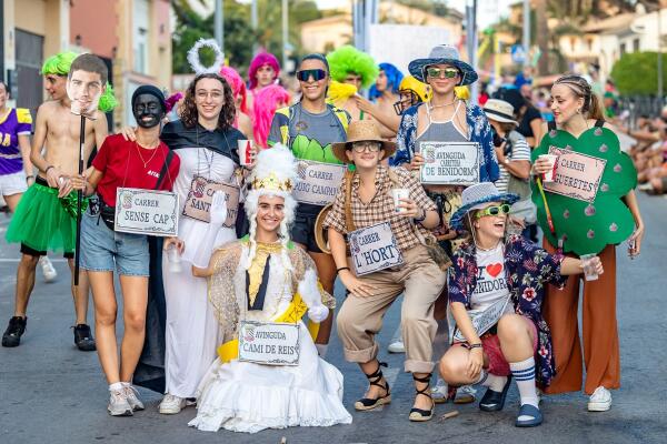 GRAN DESFILE DEL HUMOR EN LAS FIESTAS PATRONALES DE FINESTRAT