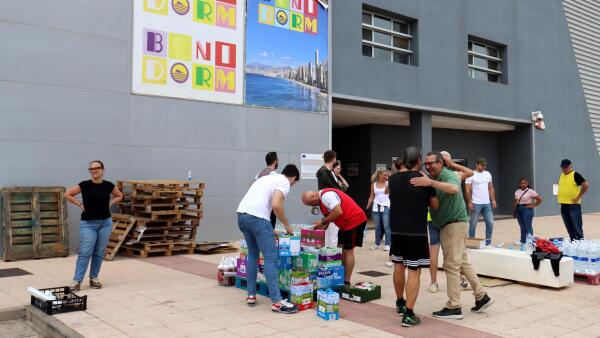 Benidorm envía a la provincia de Valencia medio centenar de camiones con toneladas de ayuda para los damnificados por la DANA 