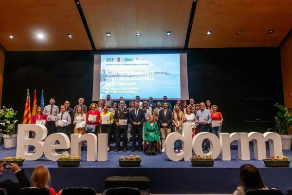 Benidorm presenta un plan pionero de transporte turístico accesible para consolidarse como destino cien por cien inclusivo 