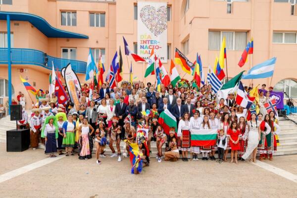 Más de 3.000 de personas se dan cita en la celebración del XVI Día Internacional de l’Alfàs 