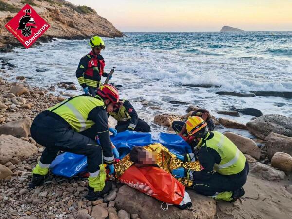 RESCATE DE UN VARÓN EN LA CALA DE LA ALMADRAVA EN BENIDORM 