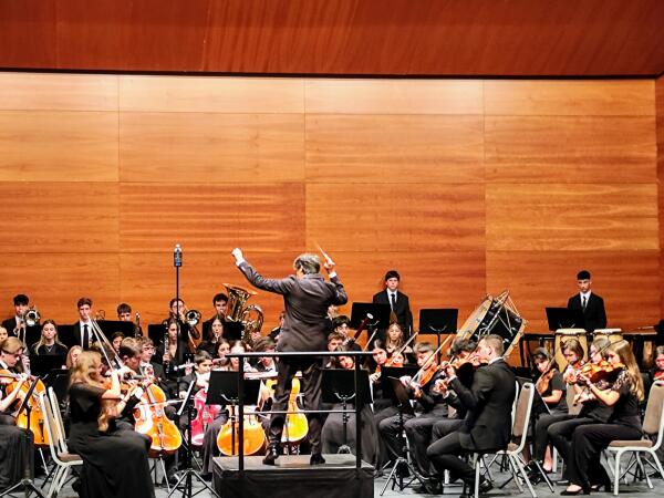 La Orquesta de Jóvenes de la Provincia de Alicante triunfó en La Nucía