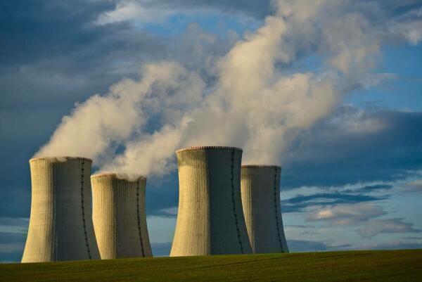 España rechaza la idea de ampliar la energía nuclear frente a más de 20 países