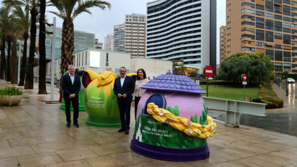 La magia del reciclaje de vidrio toma las calles de Benidorm con iglús de Ecovidrio tematizados por Disneyland Paris