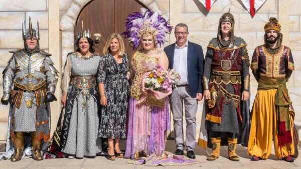 Los ejércitos moro y cristiano sellan la paz en Benidorm y ofrendan a Sant Jaume