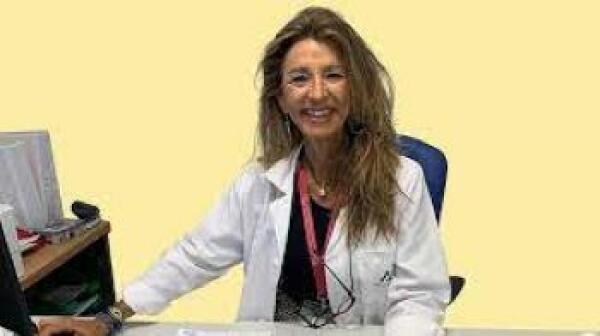 Marta Casado, hepatóloga: «Hay que estar, como mínimo, tres días seguidos sin probar el alcohol a la semana»