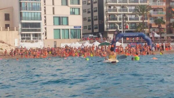 La 5ª Travesía Heartbreak Benidorm reúne a casi 400 nadadores de 115 clubes en Levante