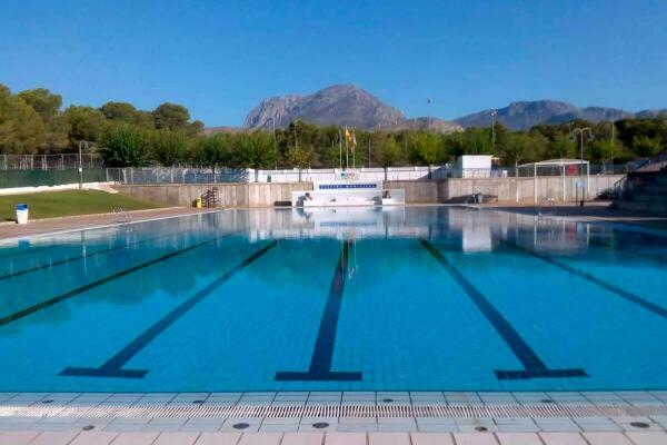 La piscina municipal de la Ciudad Deportiva Guillermo Amor vuelve a estar operativa tras la celebración del Low Festival 