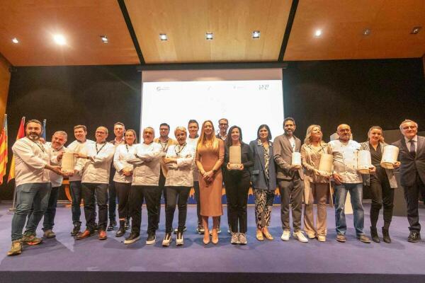 EuroToques entrega en Benidorm sus premios y reconoce a Alicante Gastronómica Solidaria, a Pedro Martínez, Cuchita Lluch y Ana Botella