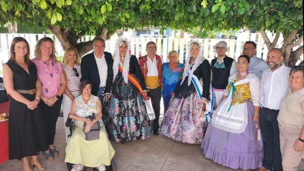 Les Fogueres de Sant Joan llegan al centro ‘Pepa Esperanza’